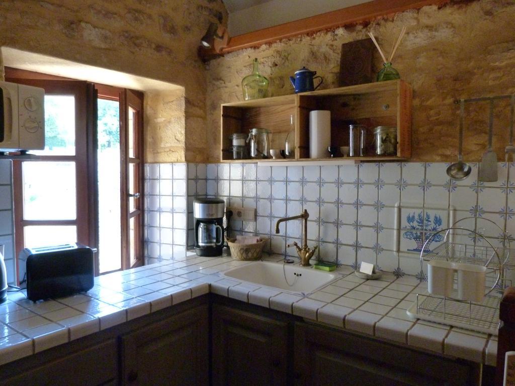 Charmante Maison Troglodyte Vitrac  Εξωτερικό φωτογραφία